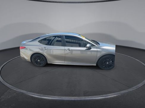 Used 2026 Toyota Camry SE image 17