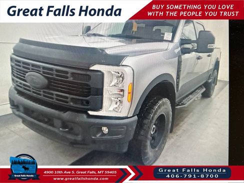 Used 2023 Ford F250 XLT AWD/4WD image 2