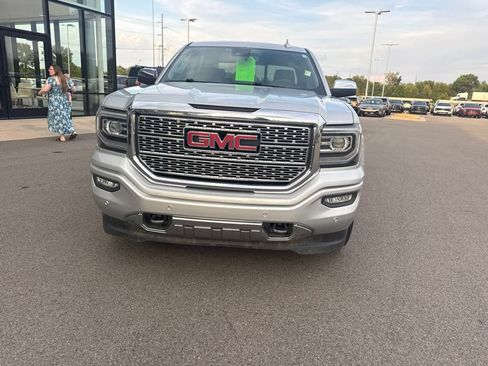 Used 2018 GMC Sierra 1500 Denali w/ Denali Ultimate Package AWD/4WD image 4