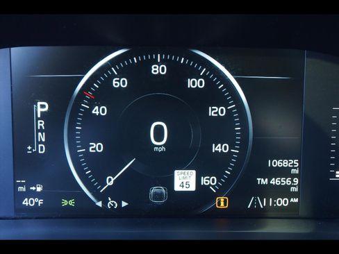 Used 2019 Volvo XC60 T6 Momentum w/ Premium Package image 32