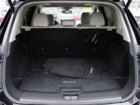 Certified 2025 Nissan Rogue SL w/ SL Premium Package image 20