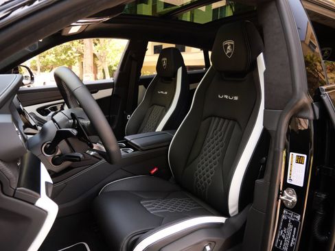 Used 2024 Lamborghini Urus S AWD/4WD image 19