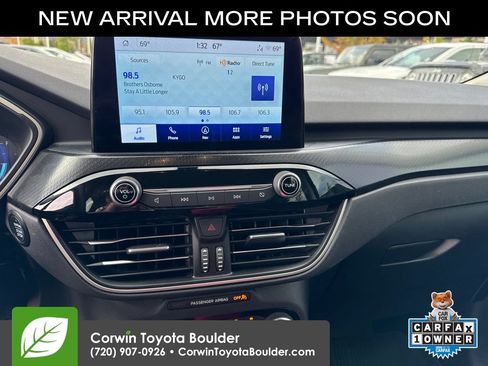 Used 2022 Ford Escape SEL w/ SEL Stealth AWD Package image 11