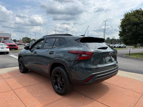 New 2026 Chevrolet Trax LT w/ LT Convenience Package FWD image 4