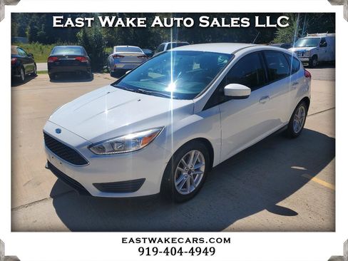 Used 2018 Ford Focus SE FWD image 1