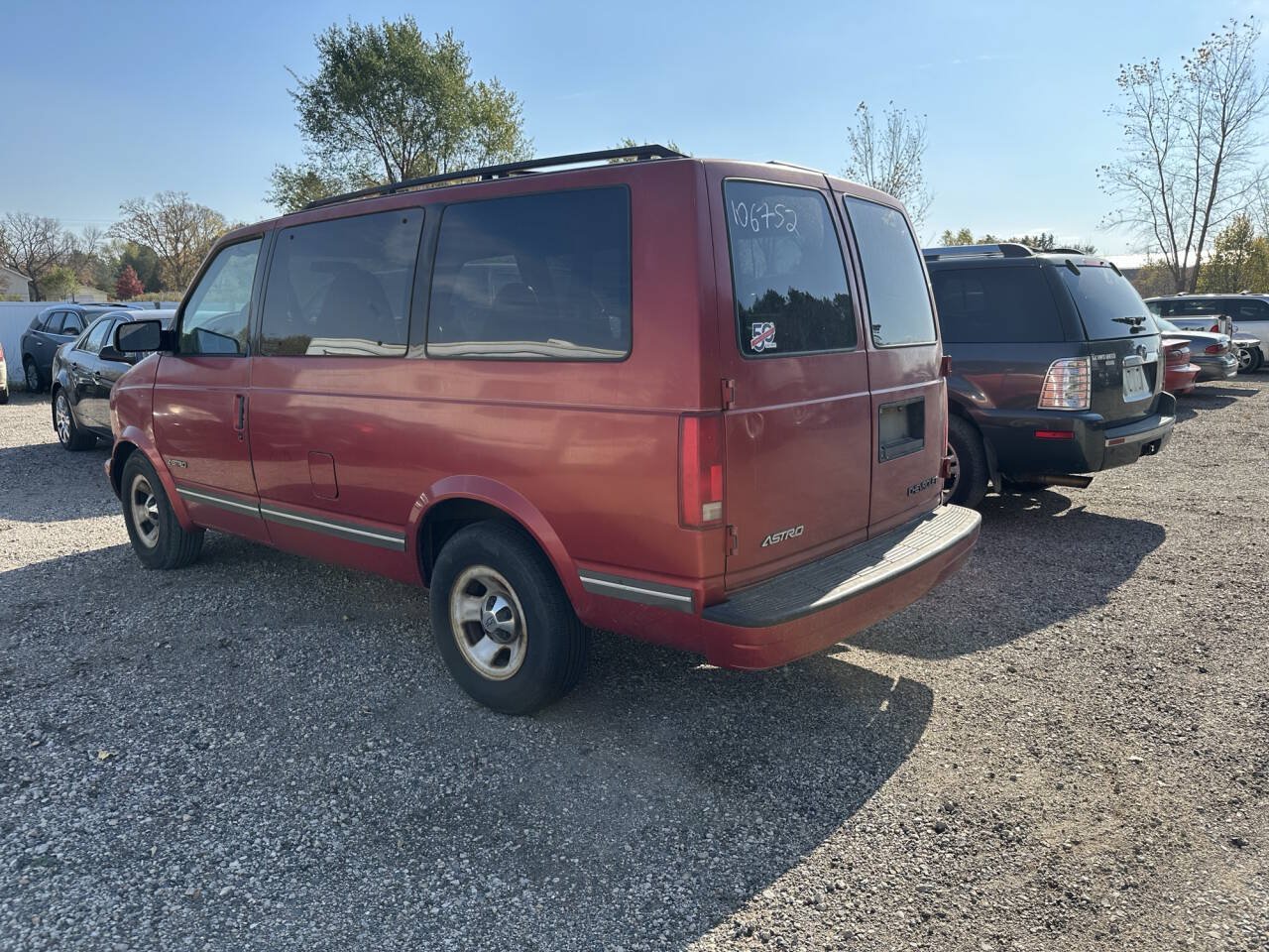 Used 1998 Chevrolet Astro Passenger RWD image 3