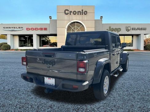 Used 2022 Jeep Gladiator Sport AWD/4WD image 3