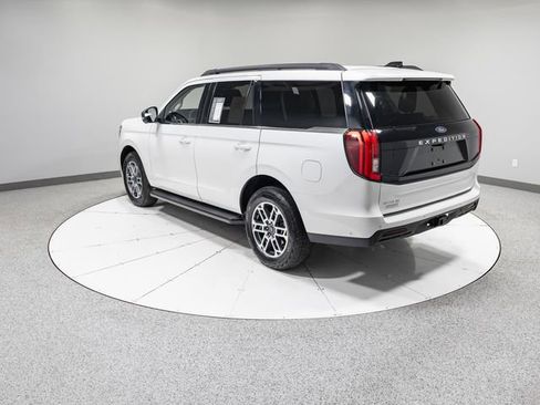 Used 2025 Ford Expedition Active AWD/4WD image 36
