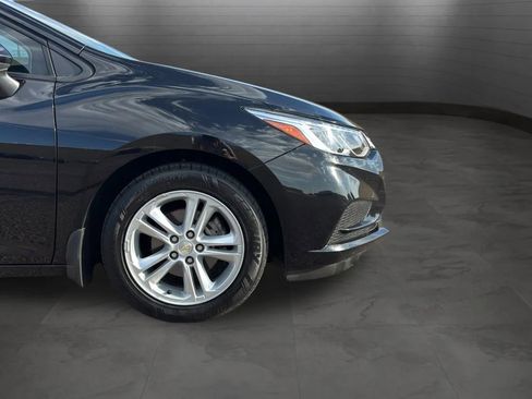 Used 2017 Chevrolet Cruze LS FWD image 20