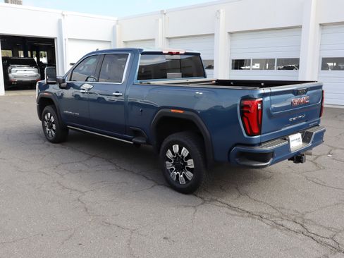Used 2025 GMC Sierra 2500 Denali w/ Denali Reserve Package image 9