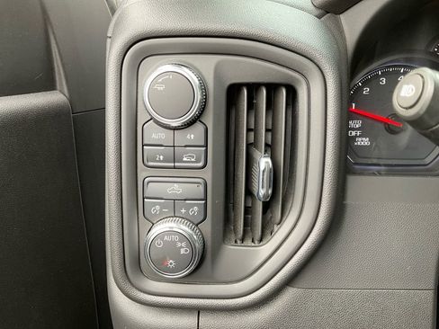 Used 2023 GMC Sierra 1500 Pro w/ Pro Value Package image 32