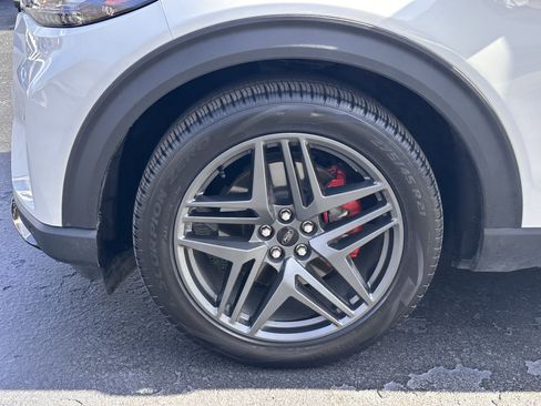 Used 2025 Ford Explorer ST image 21