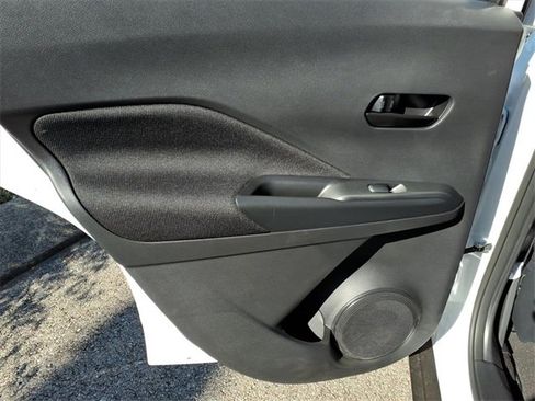 New 2025 Nissan Kicks Play S image 8