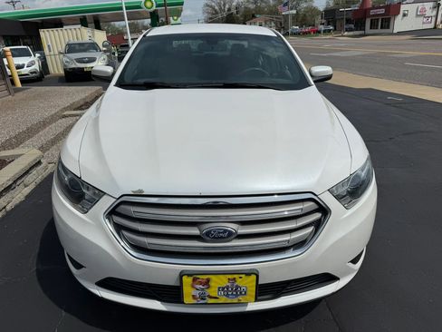 Used 2017 Ford Taurus SEL w/ Equipment Group 201A image 4
