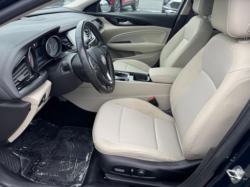 Used 2018 Buick Regal Preferred w/ Driver Confidence Package #1 image 5