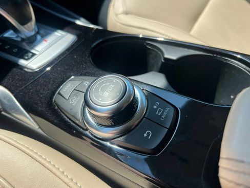 Used 2017 INFINITI QX30 Premium w/ Technology Package AWD/4WD image 22