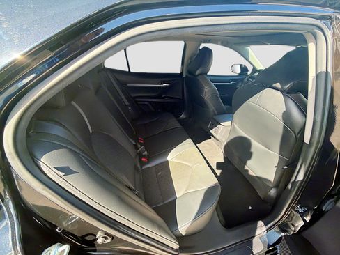 Used 2021 Toyota Camry XSE image 28