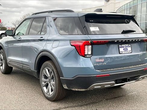 New 2026 Ford Explorer Active w/ Active Comfort Package image 3