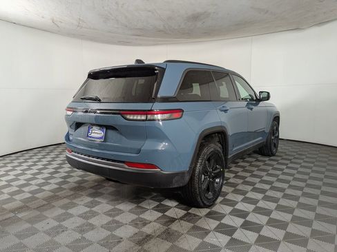 New 2026 Jeep Grand Cherokee Limited w/ Limited Altitude Package AWD/4WD image 7