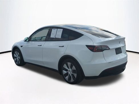 Used 2024 Tesla Model Y Long Range AWD/4WD image 7