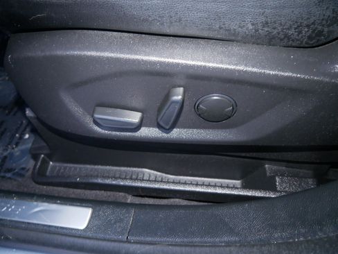 Certified 2024 Ford Edge Titanium image 19