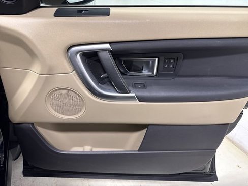Used 2019 Land Rover Discovery Sport HSE image 34