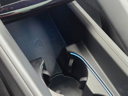 Used 2025 Porsche Macan Electric image 26