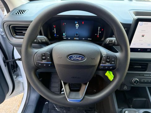 Used 2025 Ford Maverick XL w/ Equipment Group 102A AWD/4WD image 2