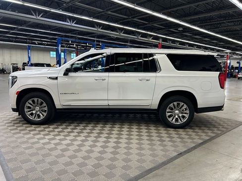 Used 2022 GMC Yukon XL Denali w/ Max Trailering Package AWD/4WD image 5
