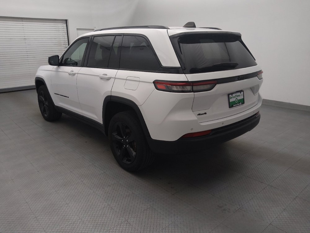 Used 2023 Jeep Grand Cherokee Altitude AWD/4WD image 5