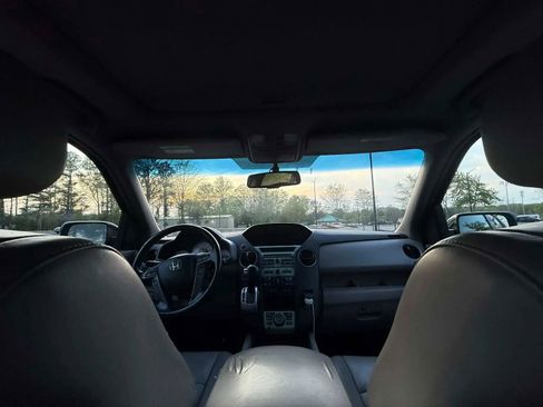 Used 2011 Honda Pilot Touring image 17