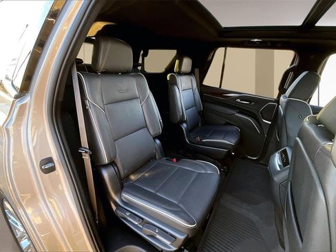 Certified 2022 Cadillac Escalade Premium Luxury w/ Performance Package image 28
