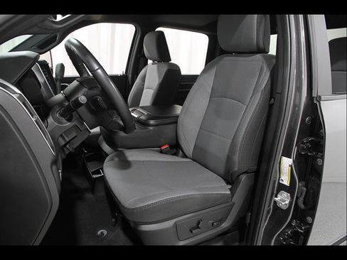 Used 2024 RAM 2500 Big Horn AWD/4WD image 5
