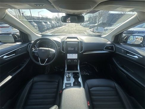 Certified 2022 Ford Edge SEL w/ Convenience Package image 3