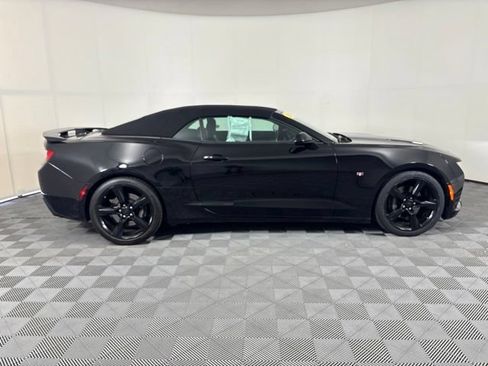 Used 2018 Chevrolet Camaro SS RWD image 31