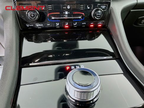 Used 2023 Jeep Grand Cherokee Altitude AWD/4WD image 23