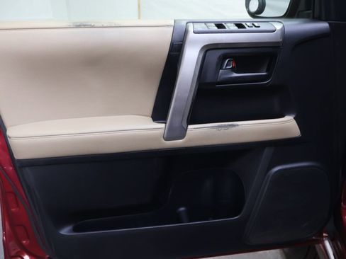 Used 2012 Toyota 4Runner SR5 w/ Convenience Pkg image 16