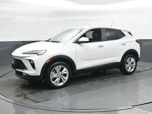 Used 2025 Buick Encore GX Preferred AWD/4WD image 7