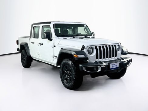 Used 2023 Jeep Gladiator Sport w/ Trailer Tow Package AWD/4WD image 3