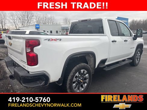 Used 2024 Chevrolet Silverado 2500 Custom w/ Custom Value Package image 5
