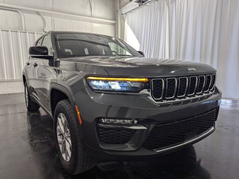 Used 2022 Jeep Grand Cherokee Limited image 5