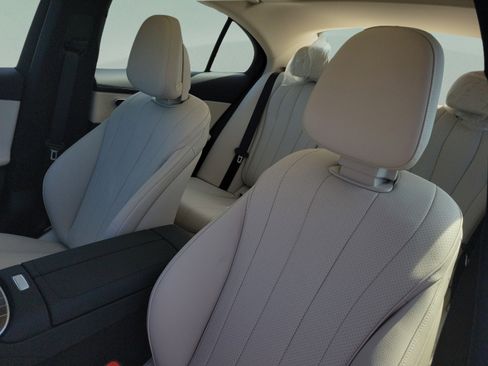 Used 2026 Mercedes-Benz E 350 4MATIC Sedan image 17