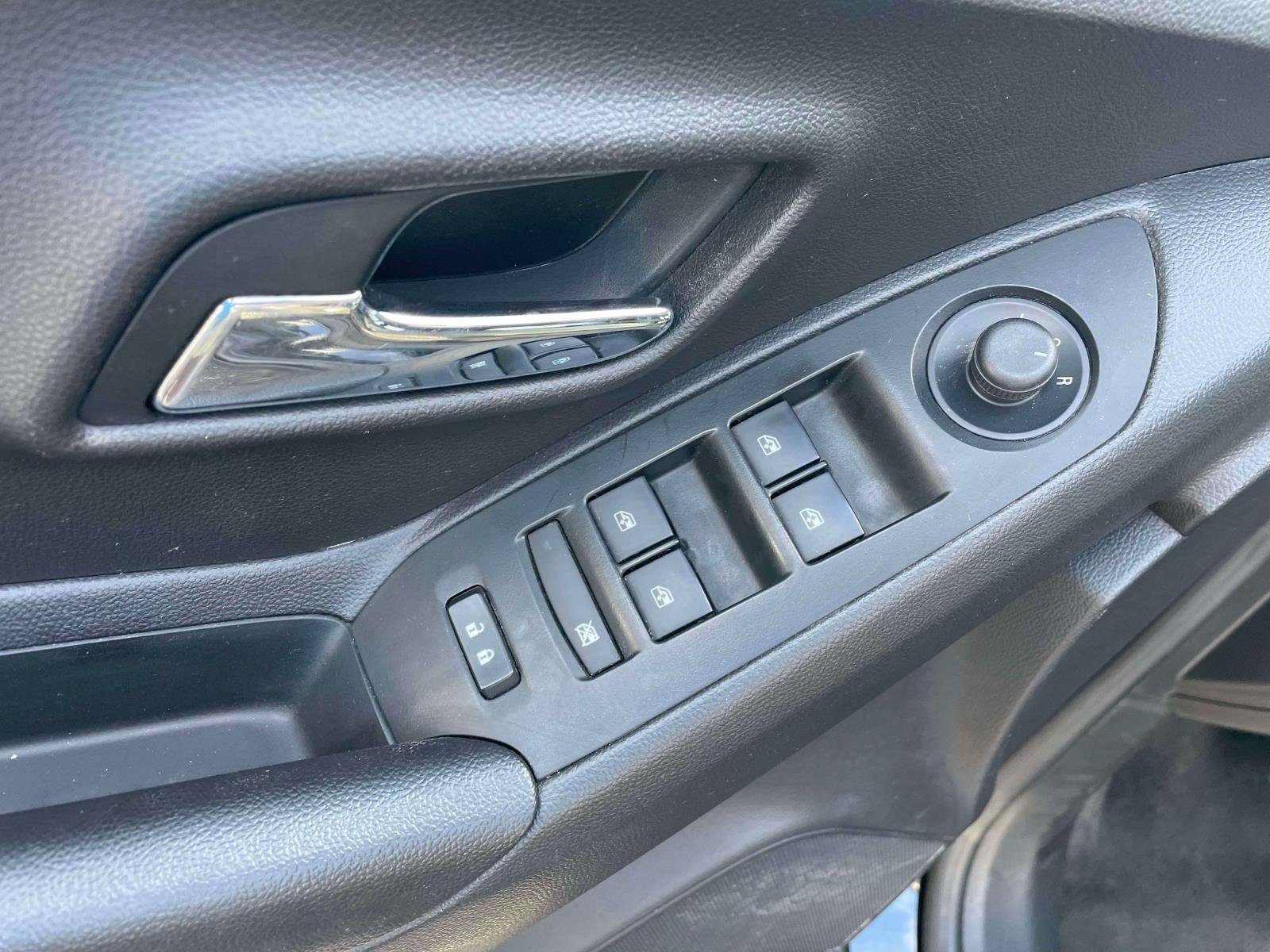 Used 2021 Chevrolet Trax LT w/ Driver Confidence Package FWD image 10
