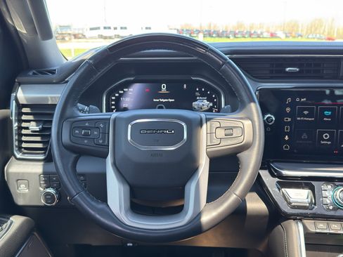 Used 2023 GMC Sierra 1500 Denali w/ Technology Package AWD/4WD image 33