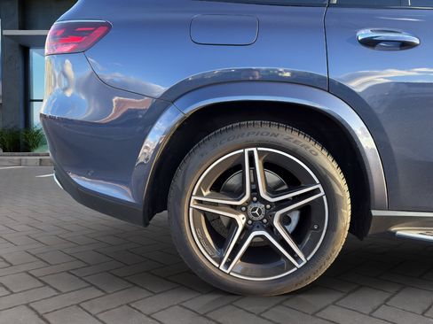 Used 2024 Mercedes-Benz GLS 450 4MATIC image 25