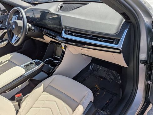 Used 2025 BMW X1 xDrive28i AWD/4WD image 9