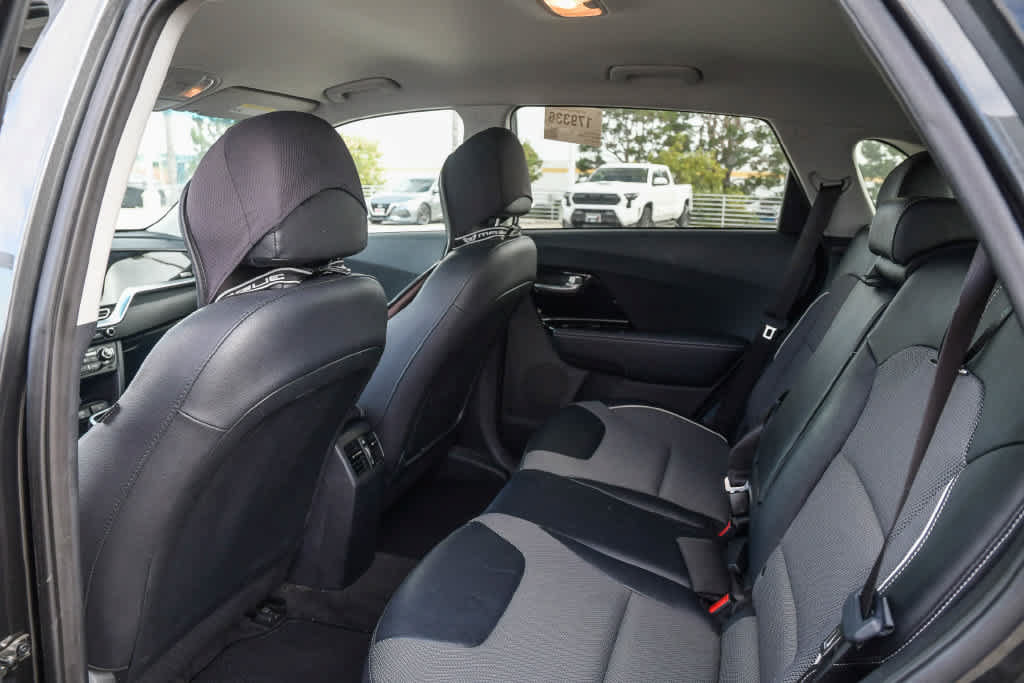 Used 2022 Kia Niro EX FWD image 18
