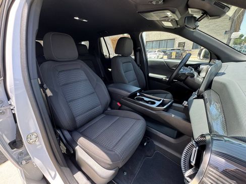 Used 2025 Chevrolet Equinox LT FWD image 35