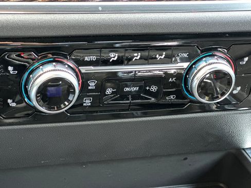 Certified 2025 GMC Sierra 1500 Elevation w/ Preferred Package image 21