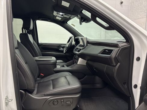 Used 2024 Chevrolet Suburban LT image 31